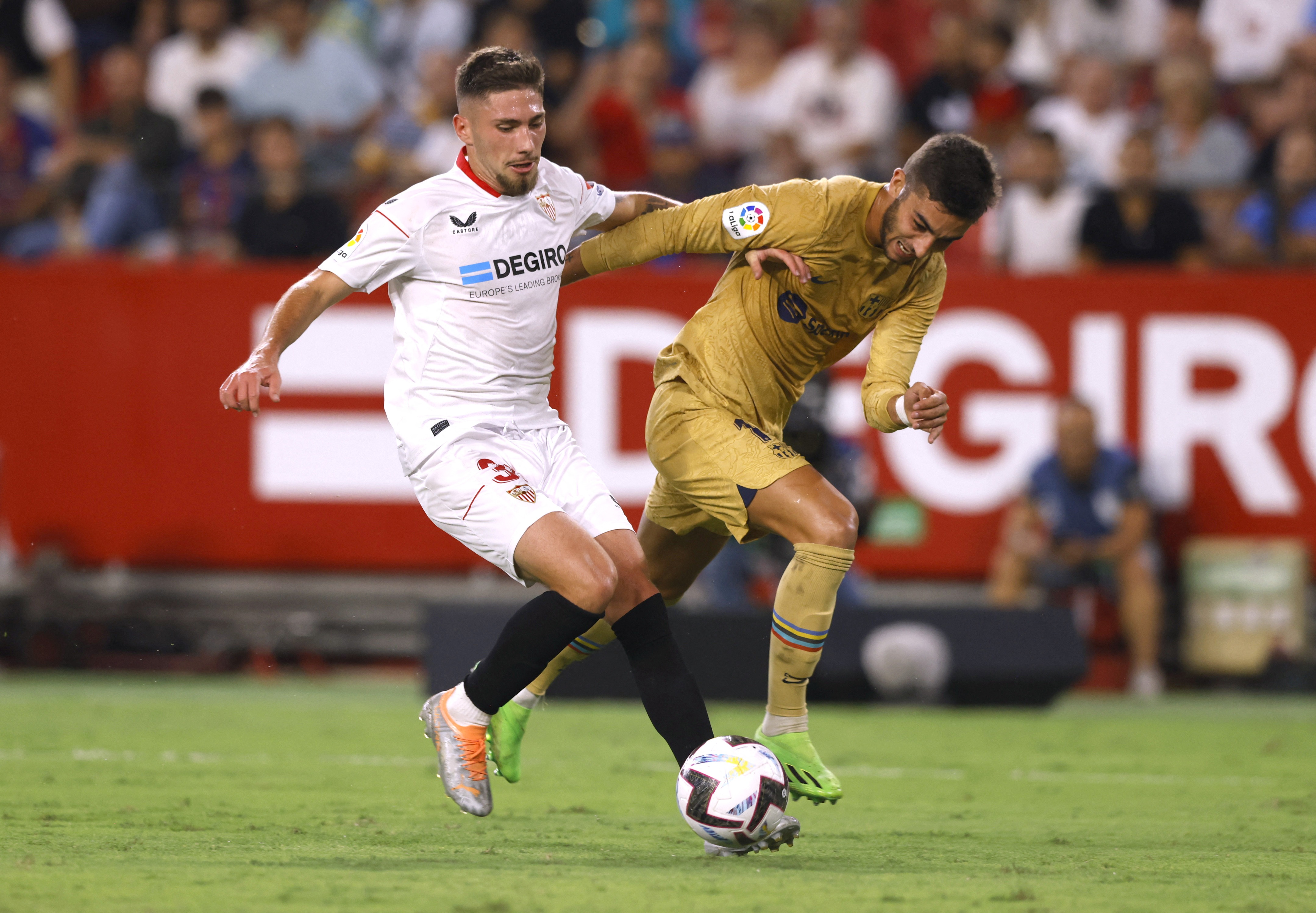 Lewandowski Barca Sevilla anh 2