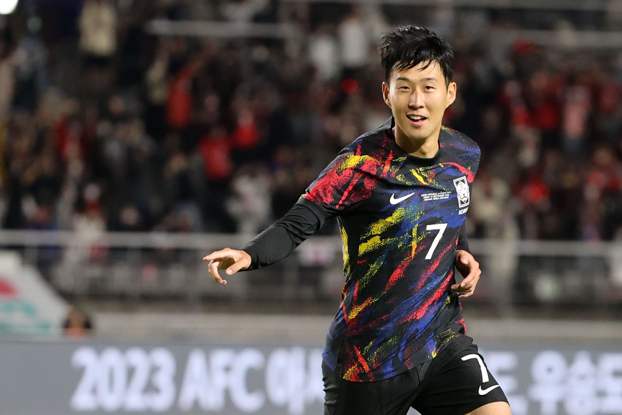 Son Heung-min nhan loi anh 1