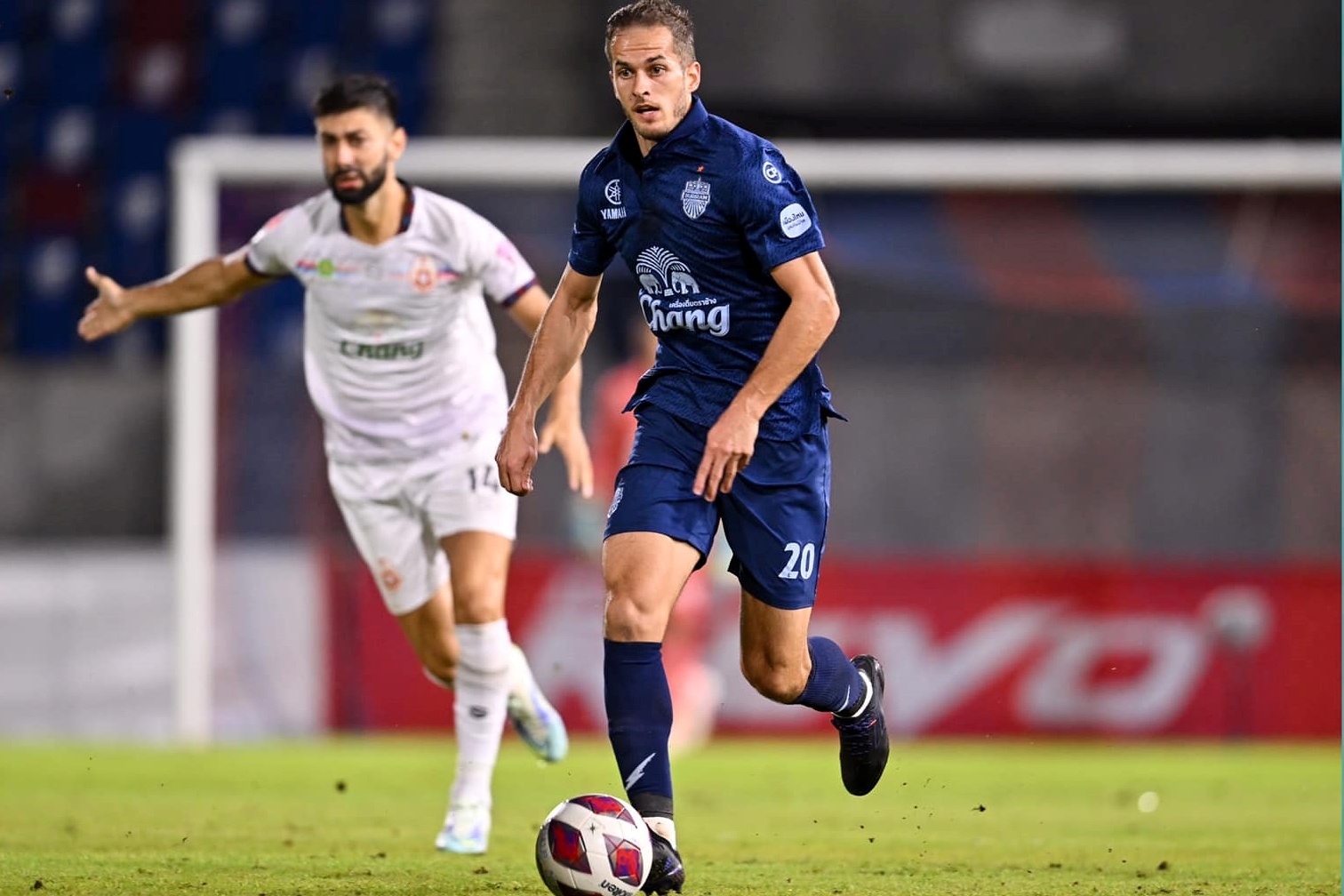 Tuyen Thai Lan tut lui anh 1