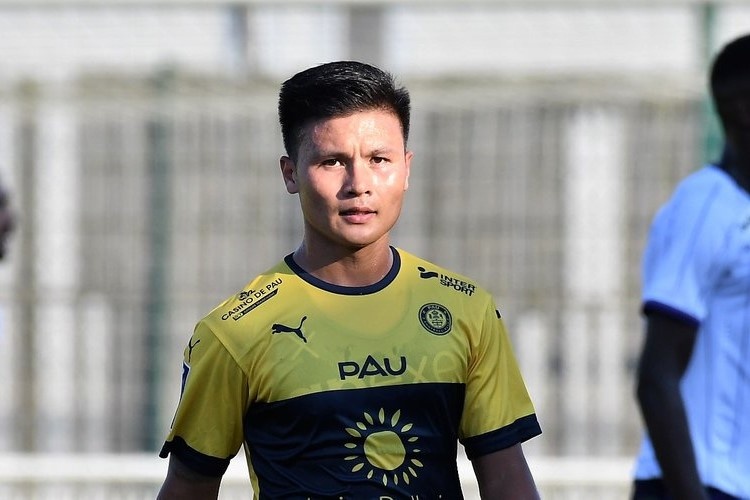 Quang Hai da 4 phut trong chien thang cua Pau hinh anh