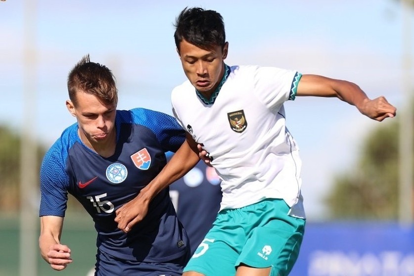 Phan ung cua HLV Shin khi U20 Indonesia thua nguoc Slovakia hinh anh