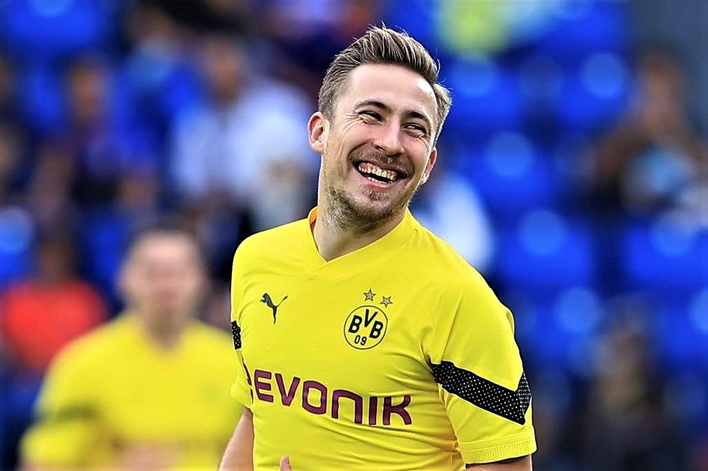 Dortmund thang dam nha vo dich Malaysia truoc tran gap Viet Nam hinh anh