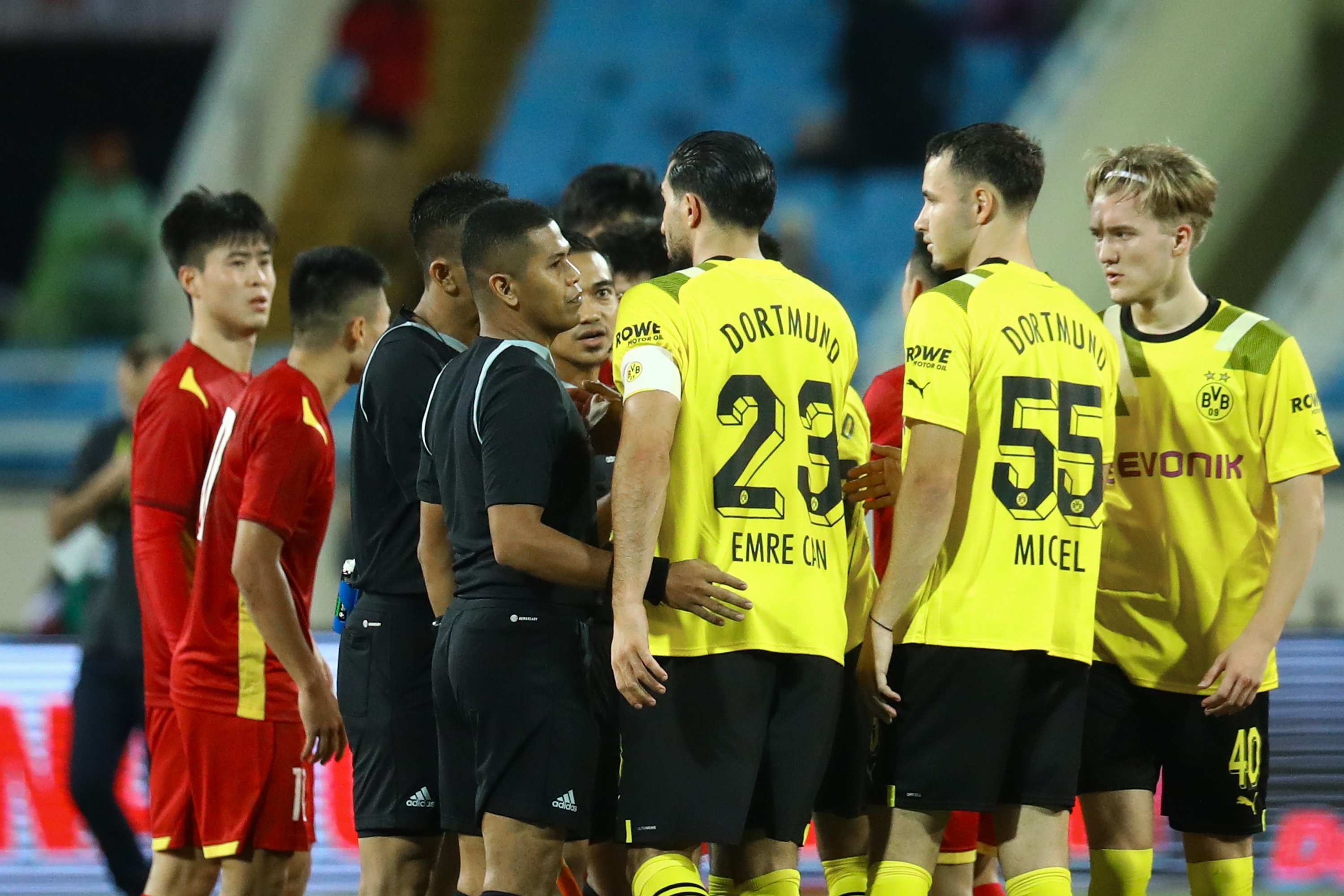 Dortmund dau Viet Nam anh 1