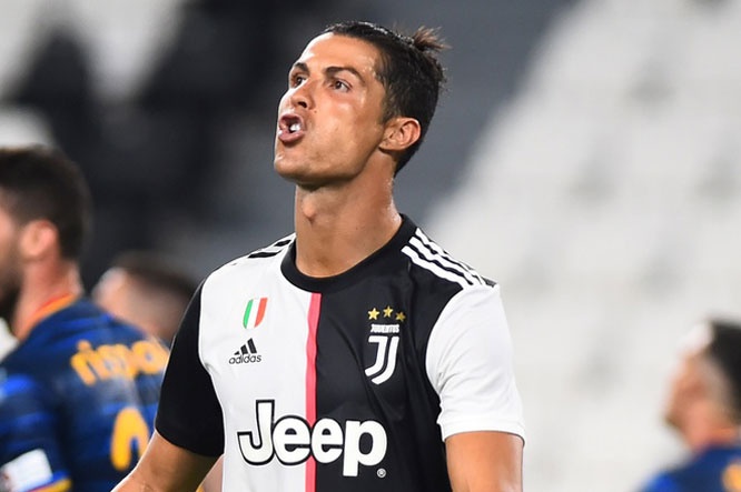 Ronaldo doi Juventus gan 20 trieu euro hinh anh