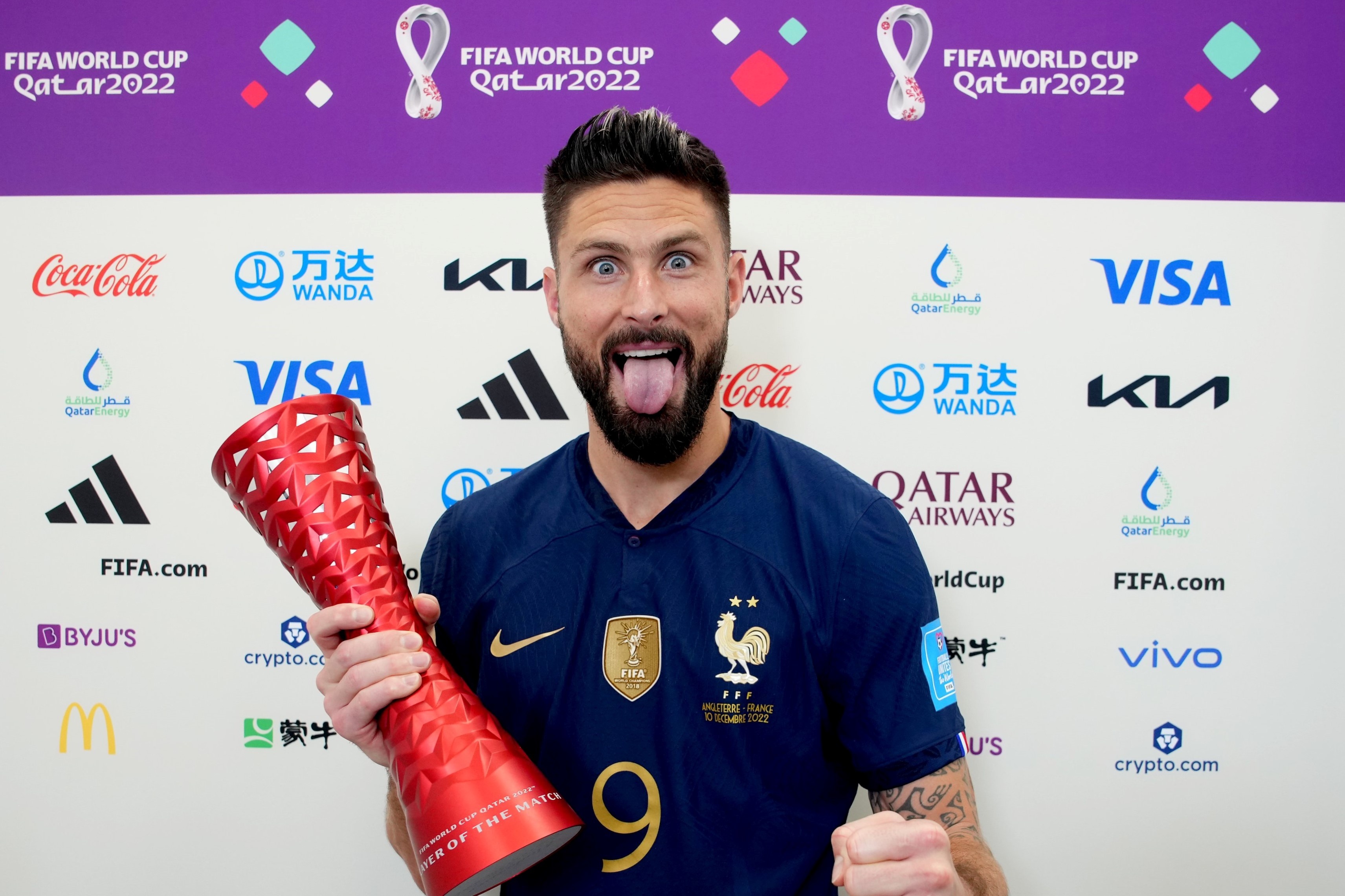 Giroud: 'That phi thuong' hinh anh