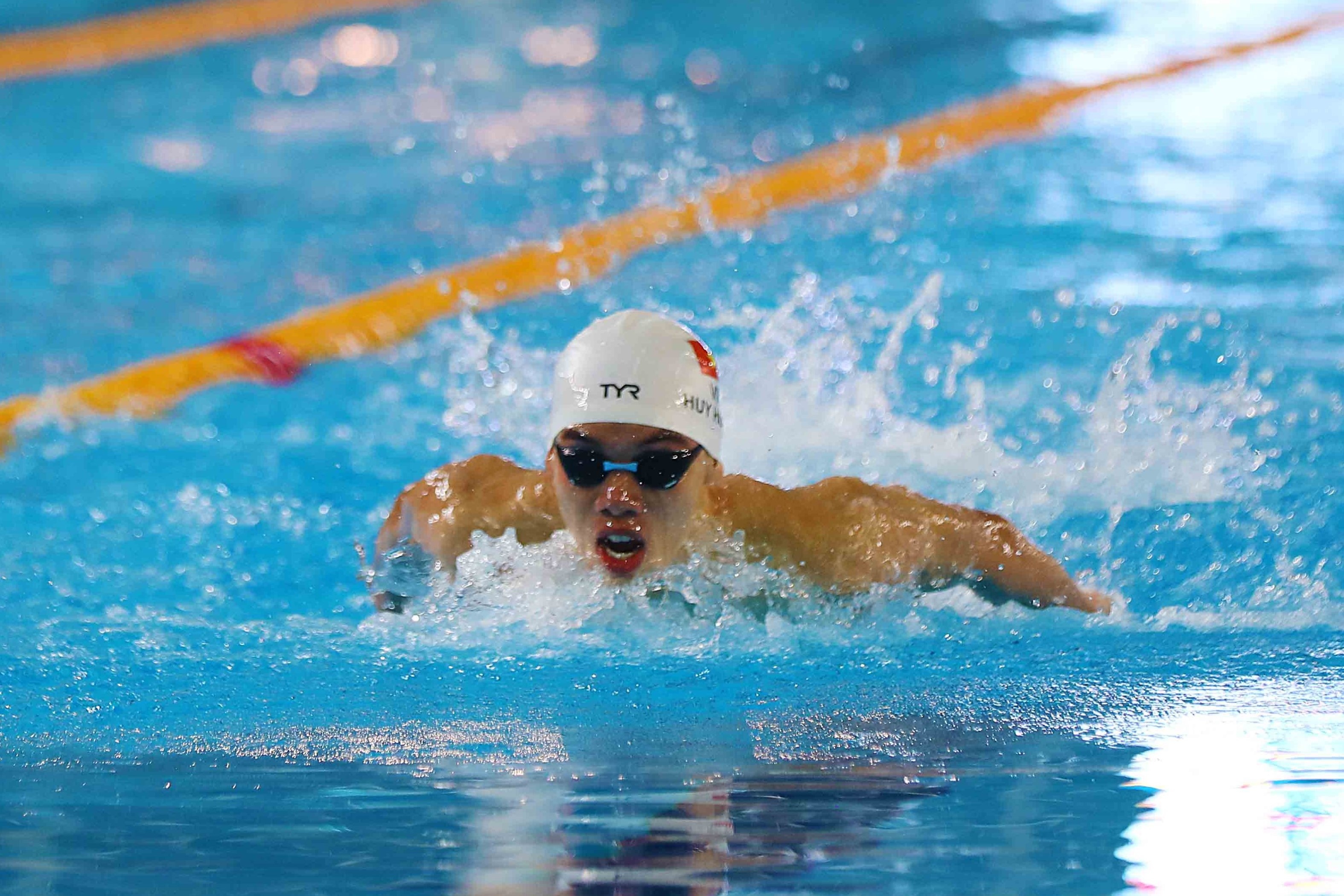 Huy Hoang pha ky luc Dai hoi The thao toan quoc hinh anh