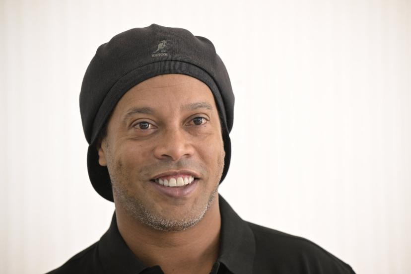 Ronaldinho: Phap qua manh hinh anh