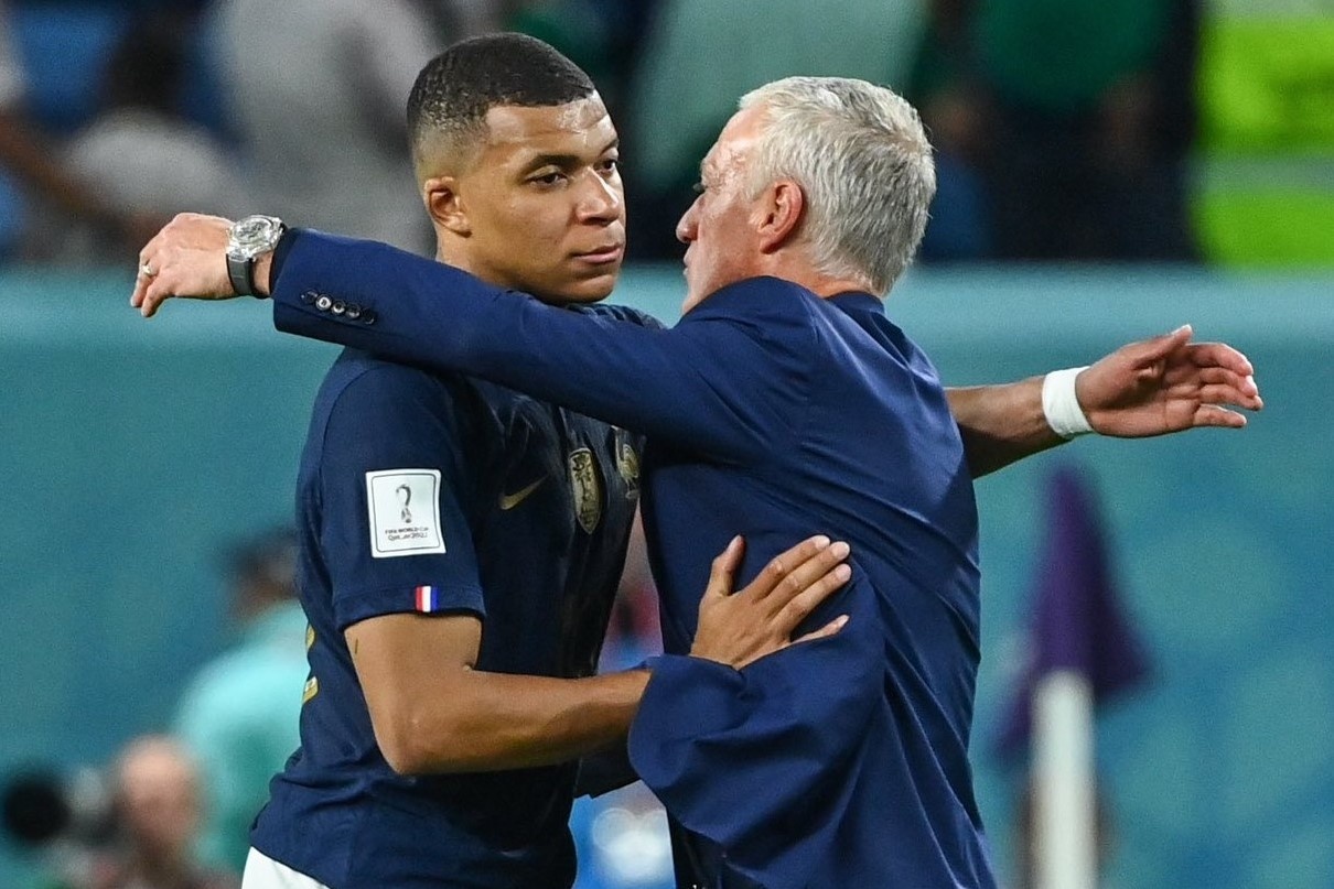 Deschamps: Toi khong muon lam phien Mbappe hinh anh