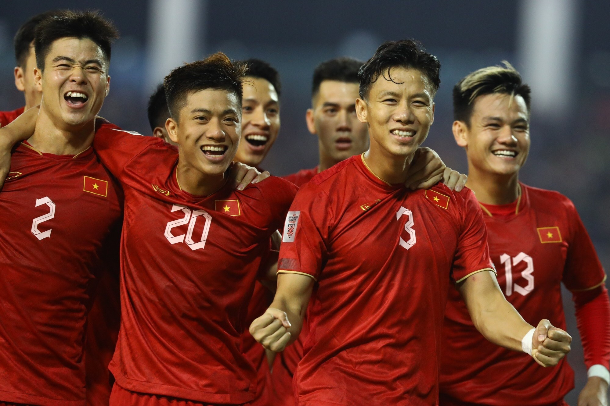 Tuyen Viet Nam len hang 95 the gioi hinh anh