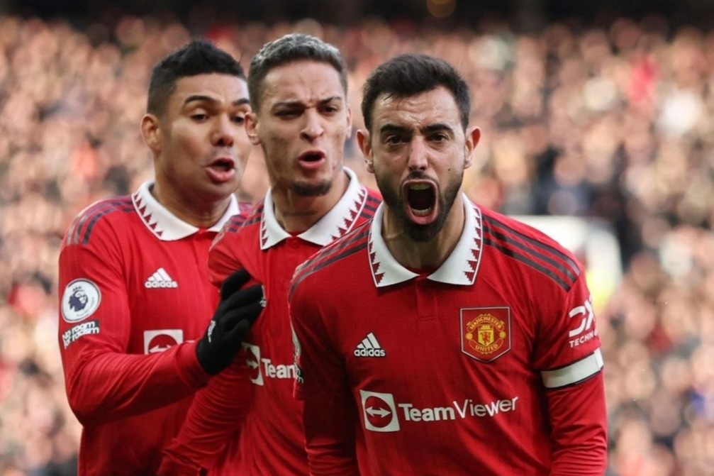 Ban trong tai Anh cong nhan ban thang cua Man Utd hinh anh