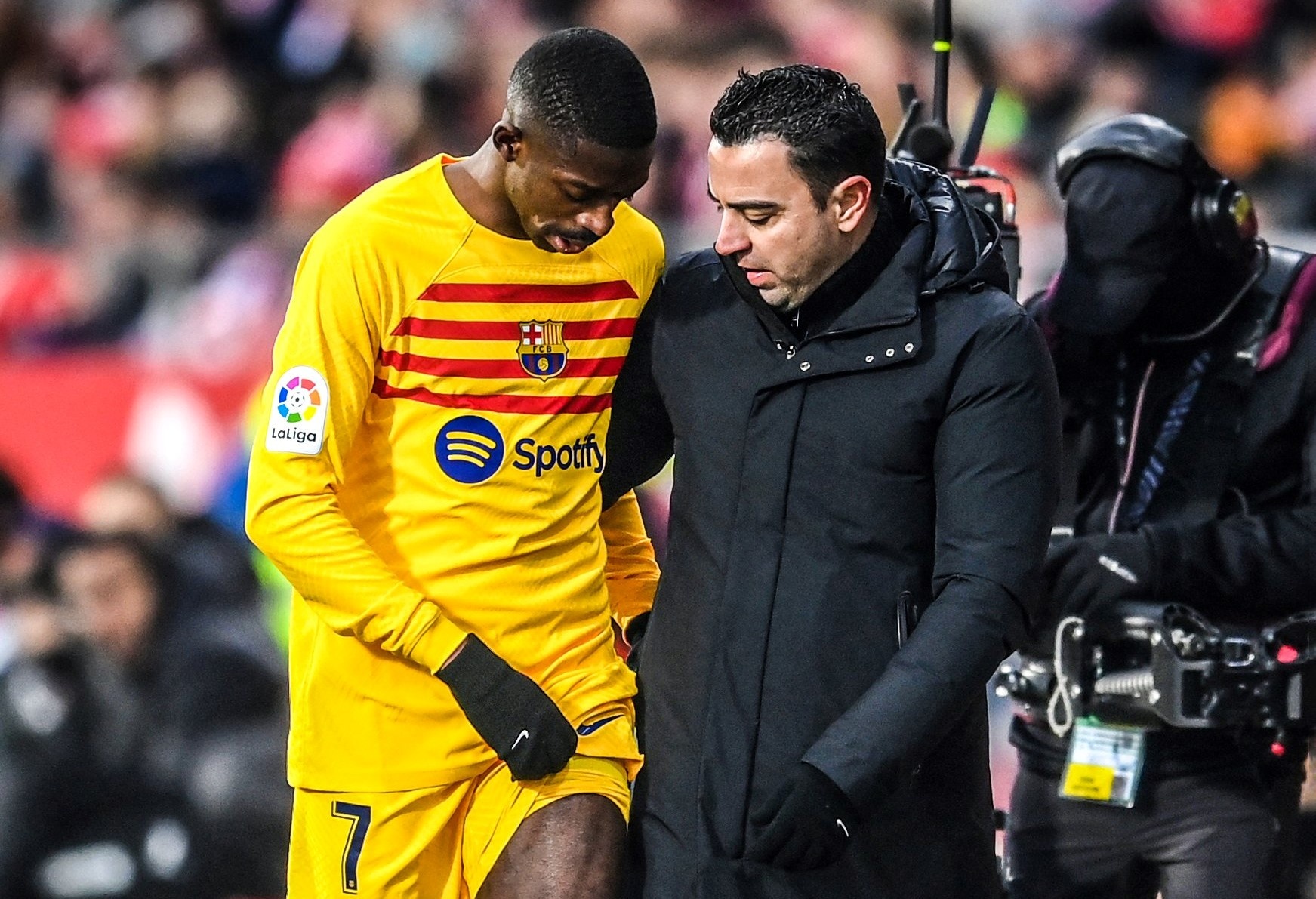 Barca co the mat Dembele khi gap MU hinh anh