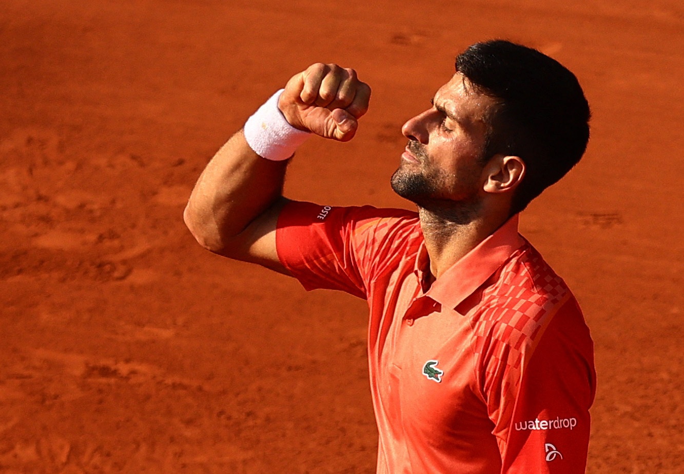 Danh bai Alcaraz, Djokovic vao chung ket Roland Garros hinh anh