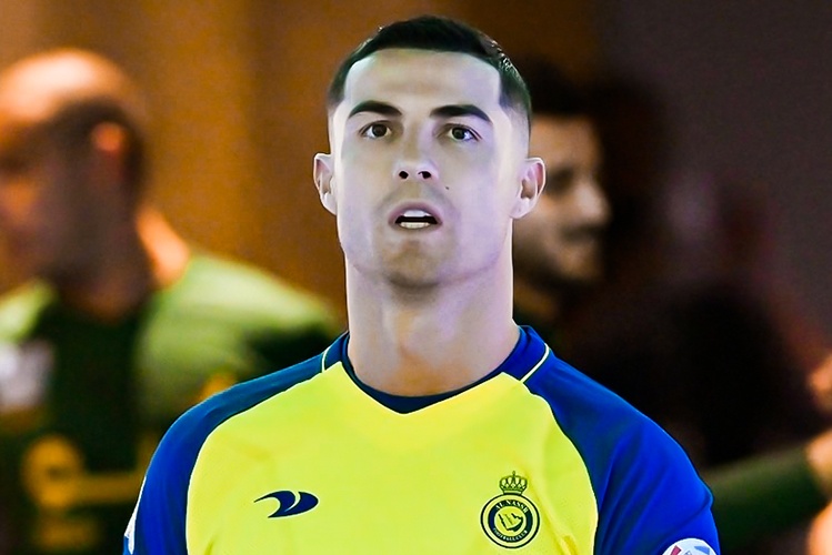 Phan ung cua Ronaldo khi trang tay o Saudi Arabia hinh anh