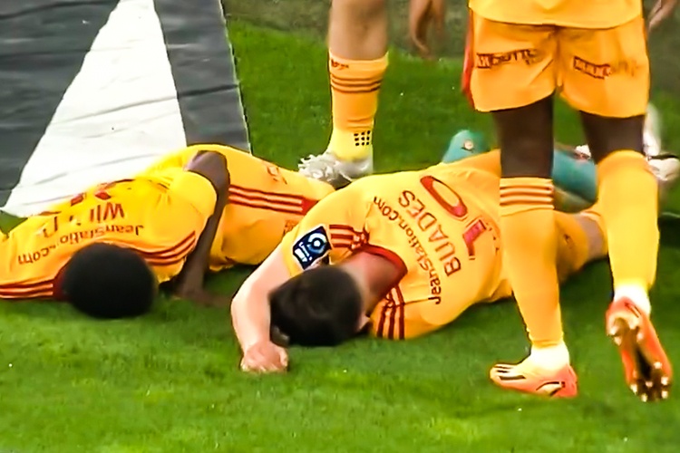 Chan thuong bi an o vong cuoi Ligue 2 hinh anh