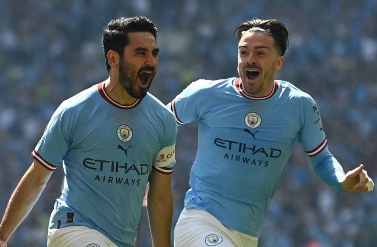 Gundogan lap cu dup, Man City ha MU 2-1 hinh anh