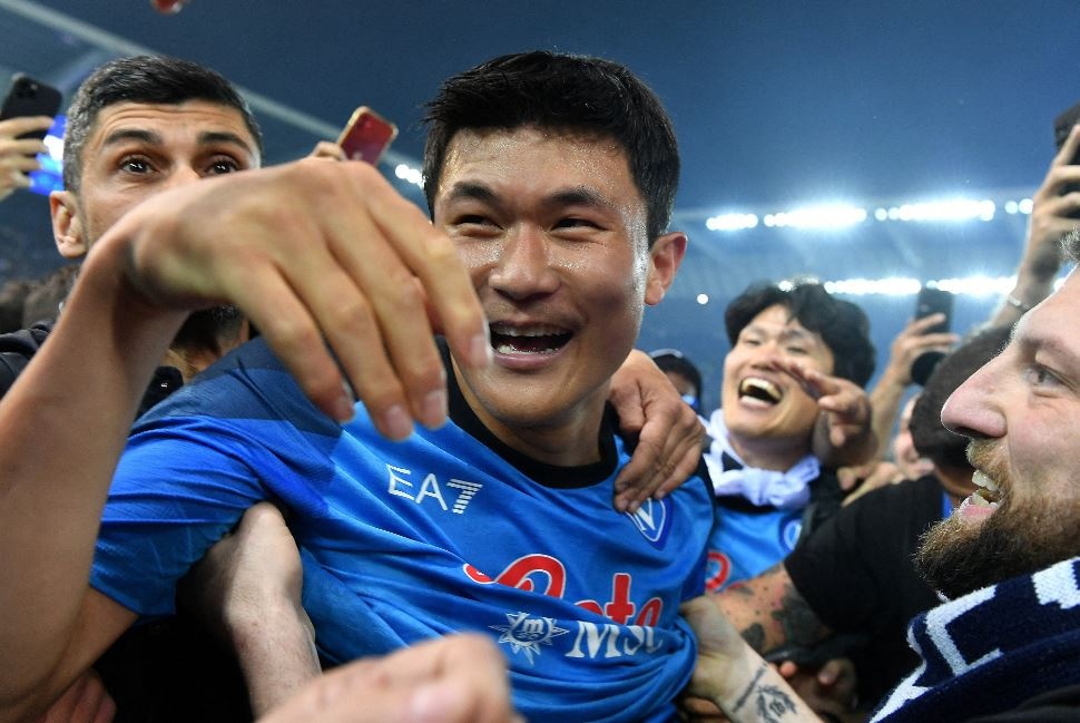 Kim Min-jae nhan vinh du tai Serie A hinh anh