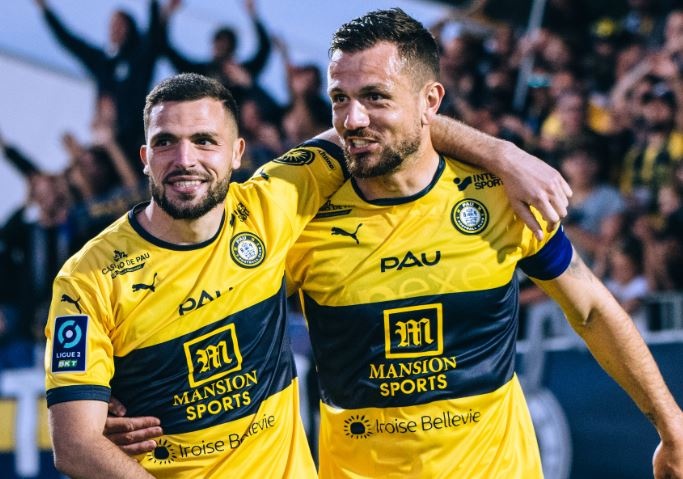 Quang Hai bi gach ten trong ngay Pau tru hang thanh cong hinh anh