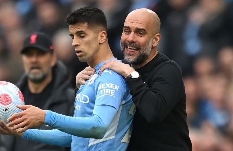 Joao Cancelo dut tinh voi Man City hinh anh