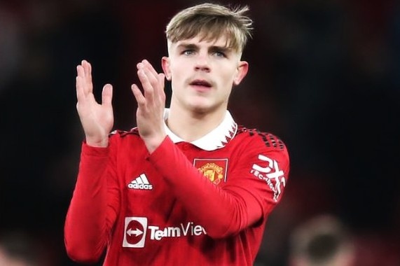 Man United gach ten 6 tuyen thu Anh hinh anh