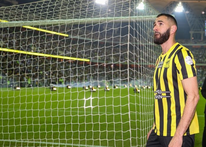 Benzema ra mat anh 7