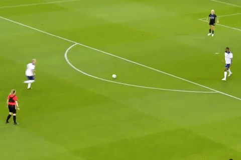 Cu sut xa cua Scholes o Soccer Aid 2023 hinh anh