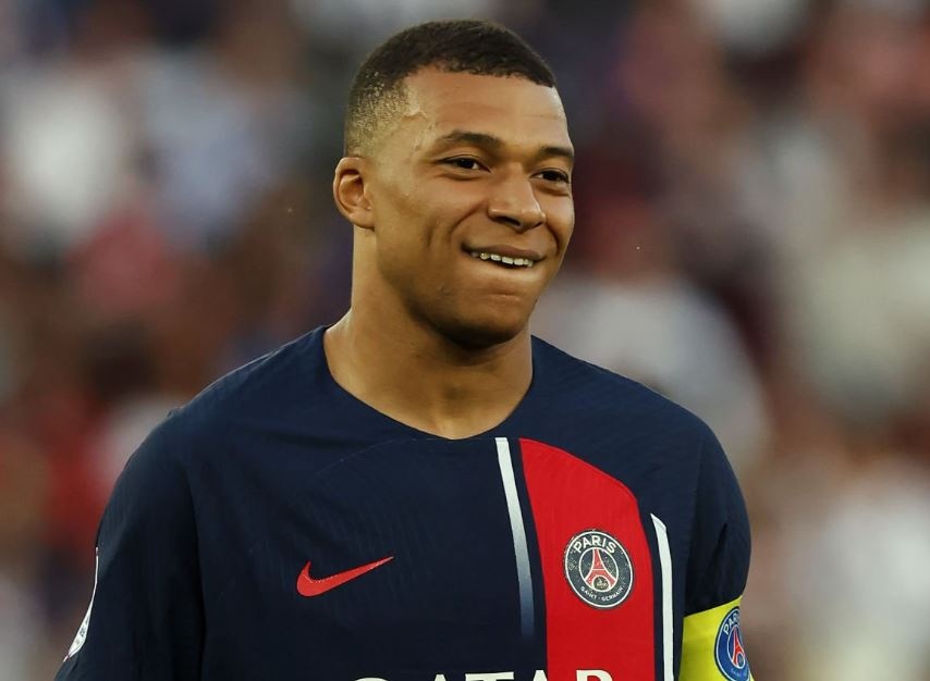 Dong thai cua Real khi Mbappe noi loan o PSG hinh anh