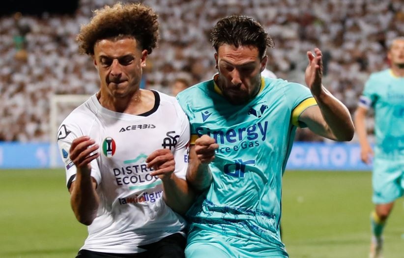 Ampadu xuong hang anh 1