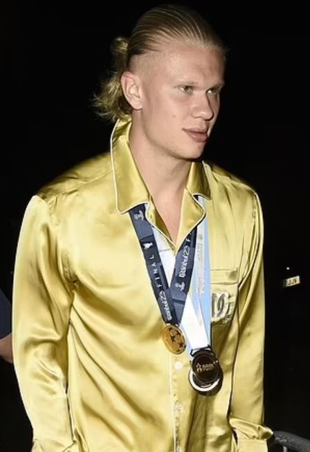 Haaland mac do ngu anh 1