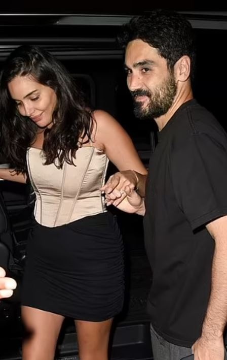 Haaland mac do ngu anh 4