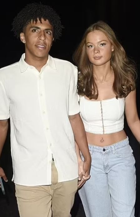 Haaland mac do ngu anh 5