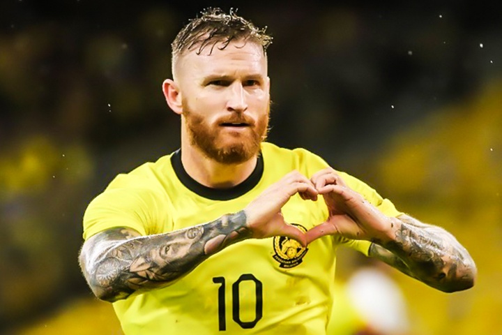 Cap tien ve nhap tich giup Malaysia thang 4-1 hinh anh