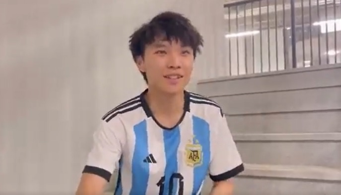 Messi toa sang anh 4