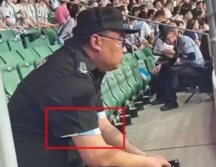 Messi toa sang anh 5