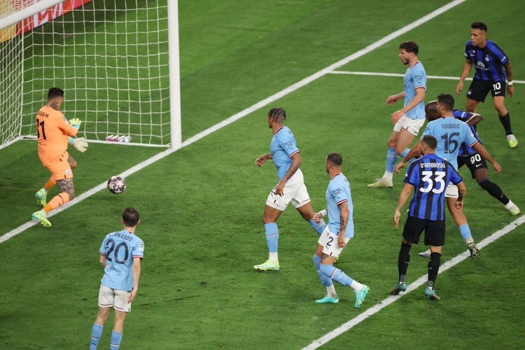 Pep mia Lukaku anh 1