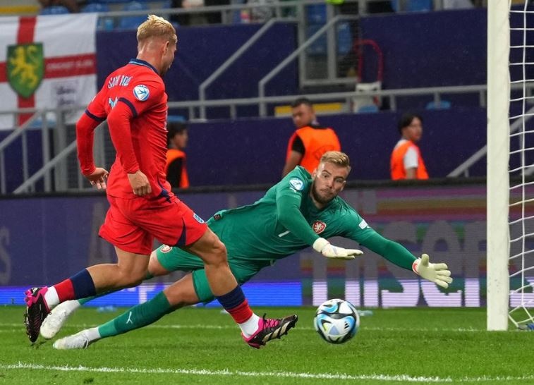 Italy thua Phap anh 6