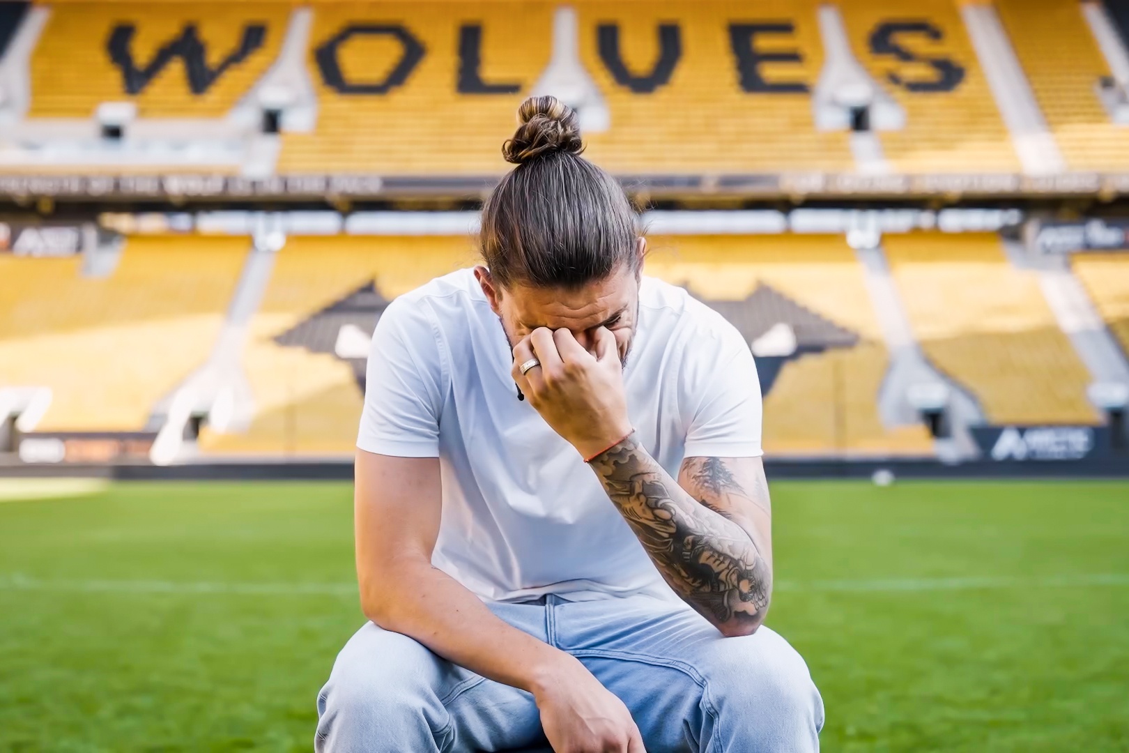 Khoanh khac 'bom tan' giai Saudi Arabia bat khoc hinh anh