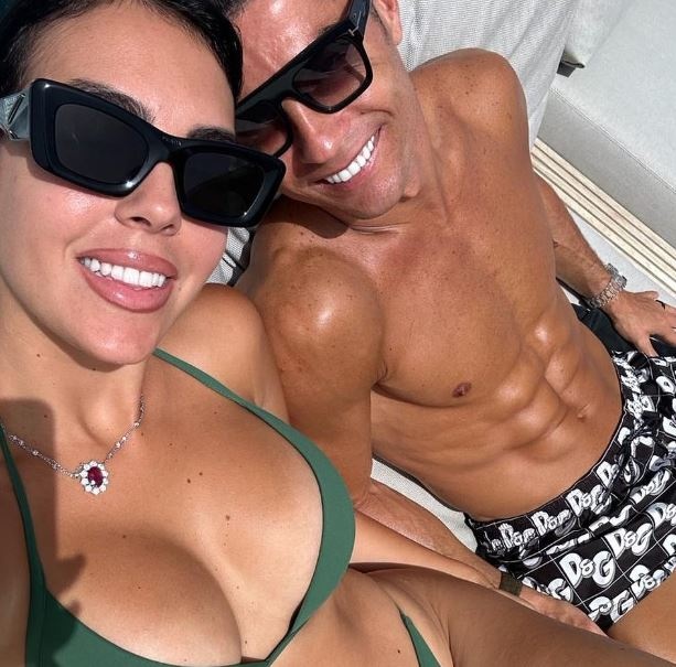 Dalot nghi mat voi Ronaldo anh 6