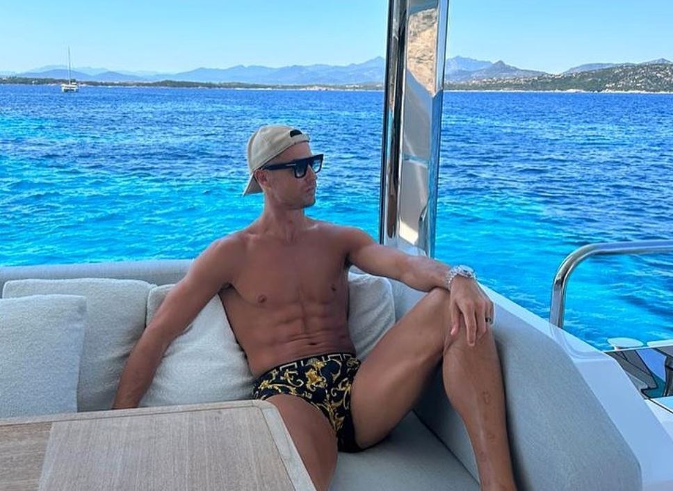 Dalot nghi mat voi Ronaldo anh 4