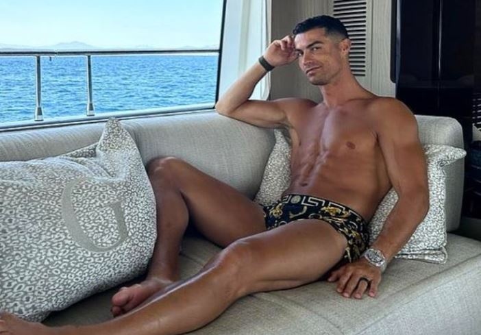 Hau ve Man United di nghi mat voi Ronaldo hinh anh