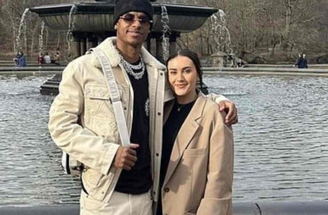 Rashford di choi voi hai nguoi dep sau khi chia tay ban gai hinh anh