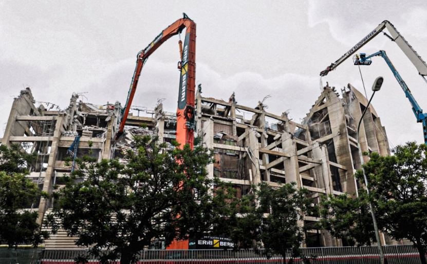 San Camp Nou bi do bo hinh anh