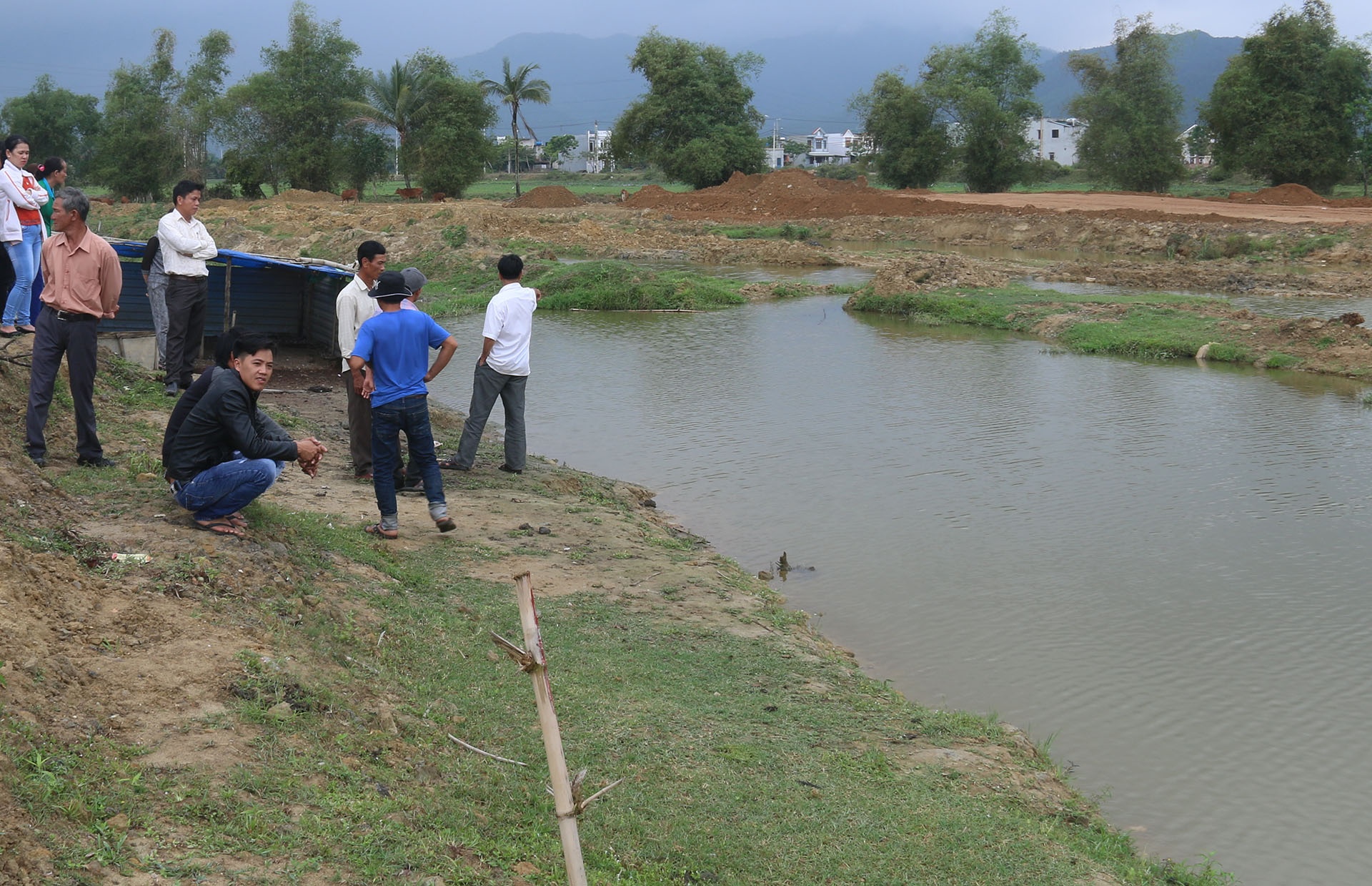 chet duoi tai ho cong trinh anh 1