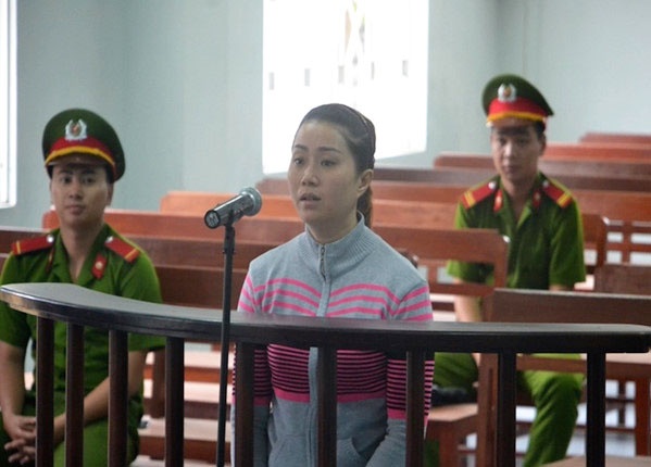 Bảo mẫu ra tòa ảnh 1 Bao mau ra toa anh 1