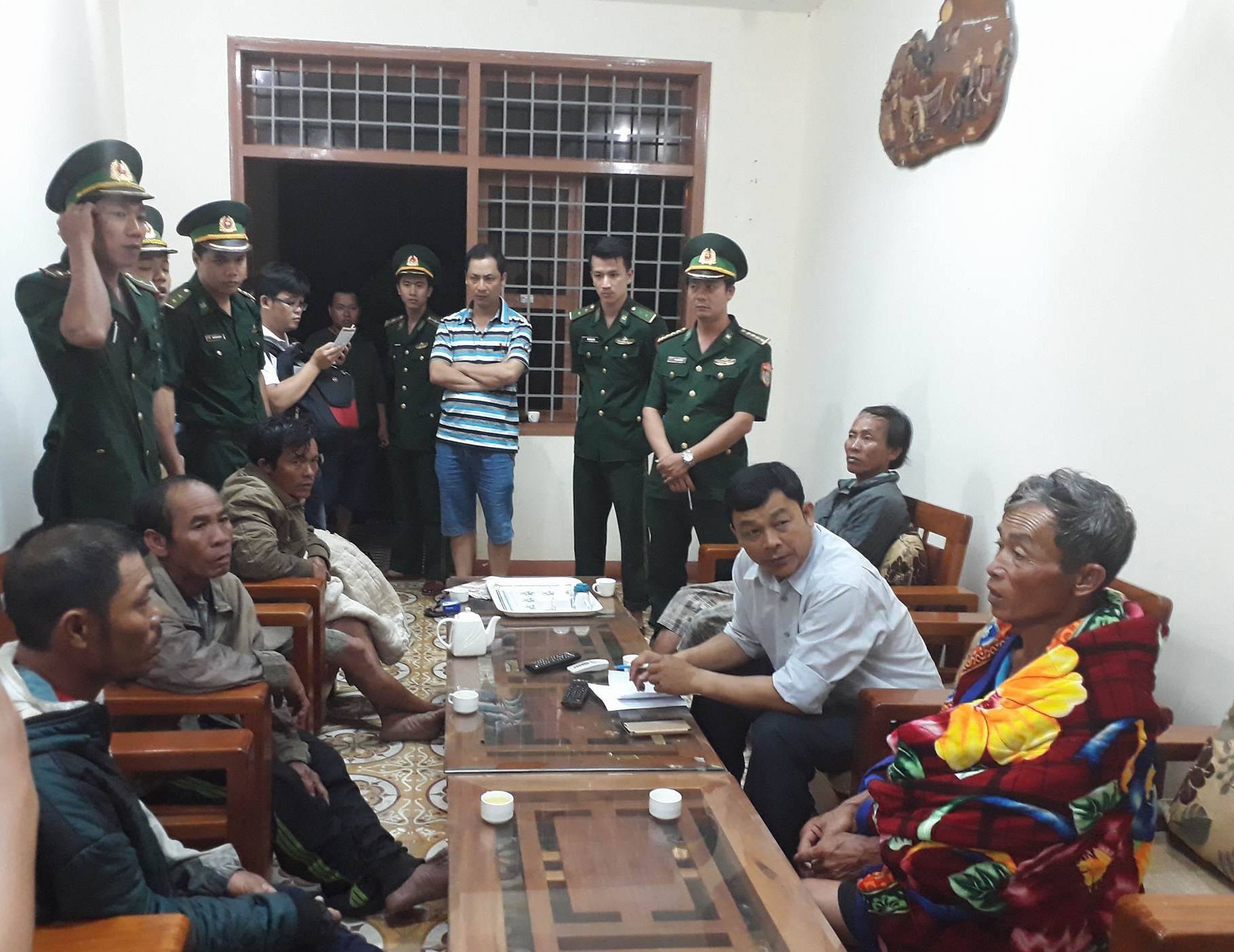 Tim ra thu pham dam chim tau ca, bo mac ngu dan tren vung bien Da Nang hinh anh