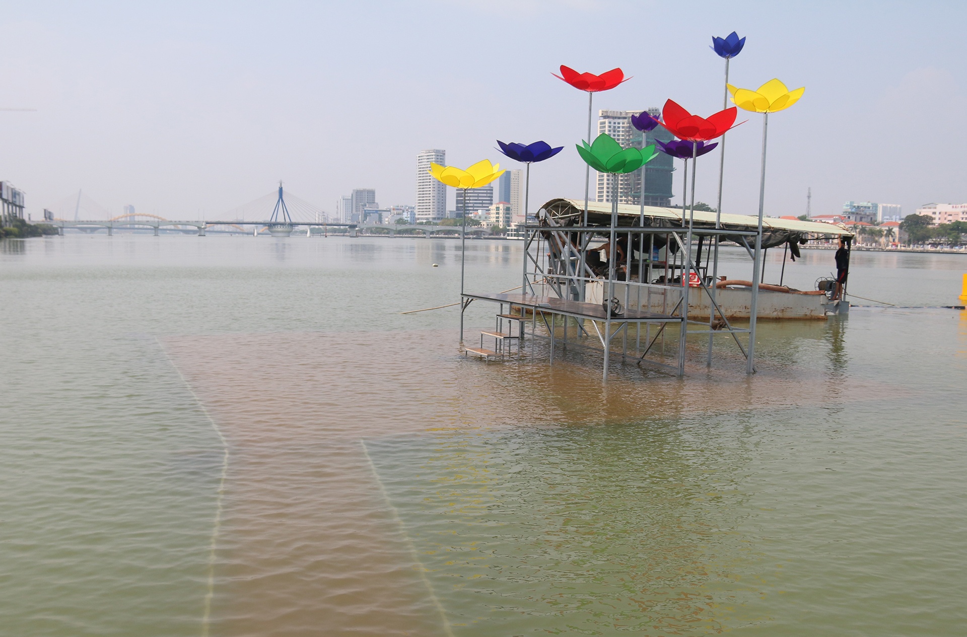 Phao hoa truoc gio khai hoa anh 13