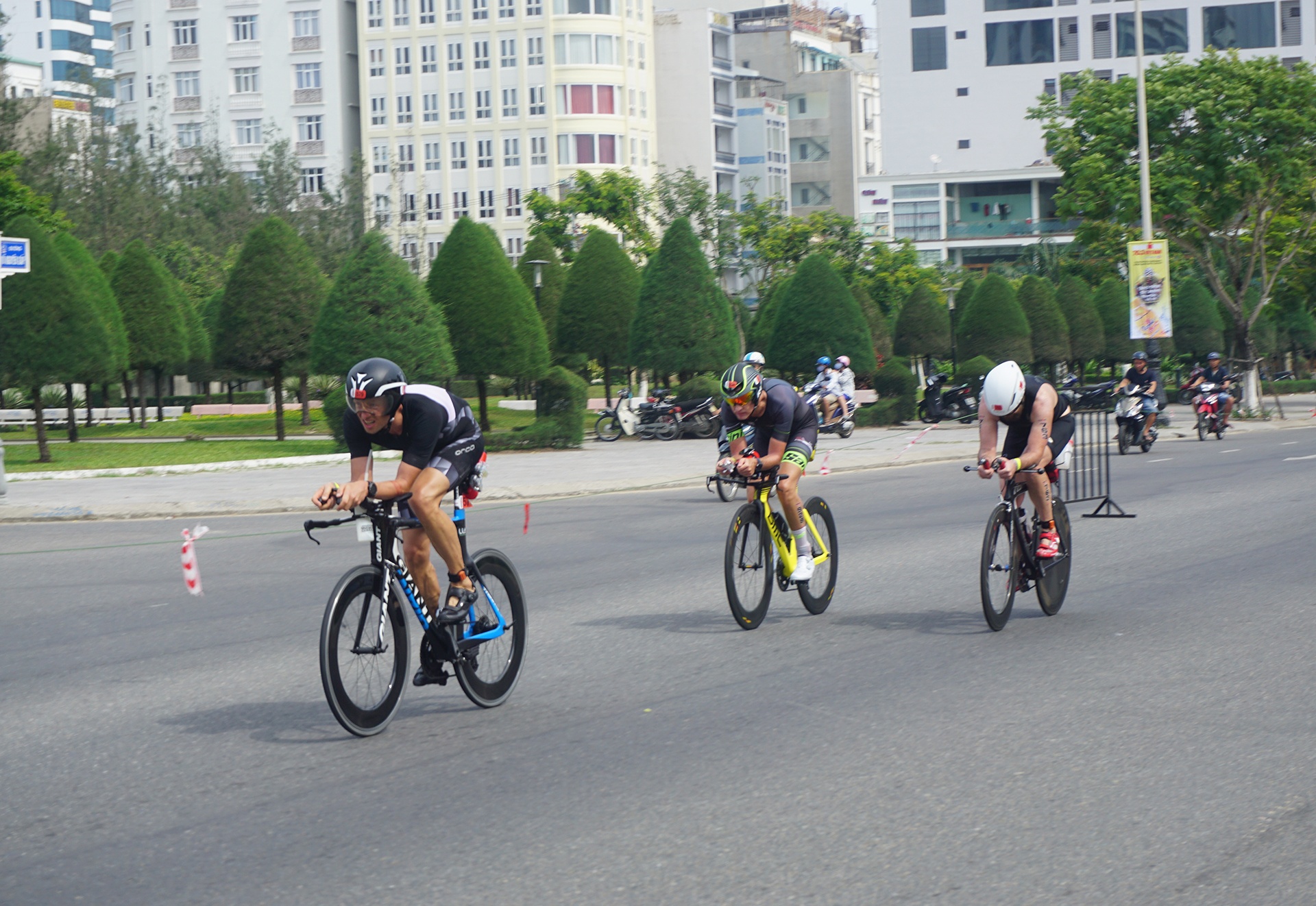 Khai mac giai dau Ironman 70.3 Viet Nam tai Da Nang anh 1
