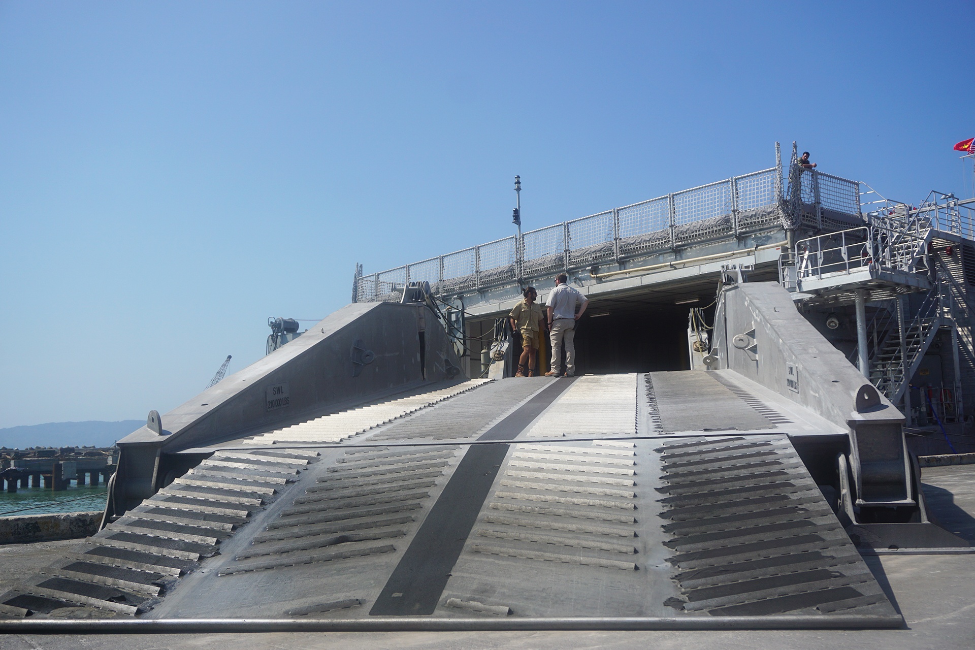 Tau hai quan My toi Da Nang anh 5