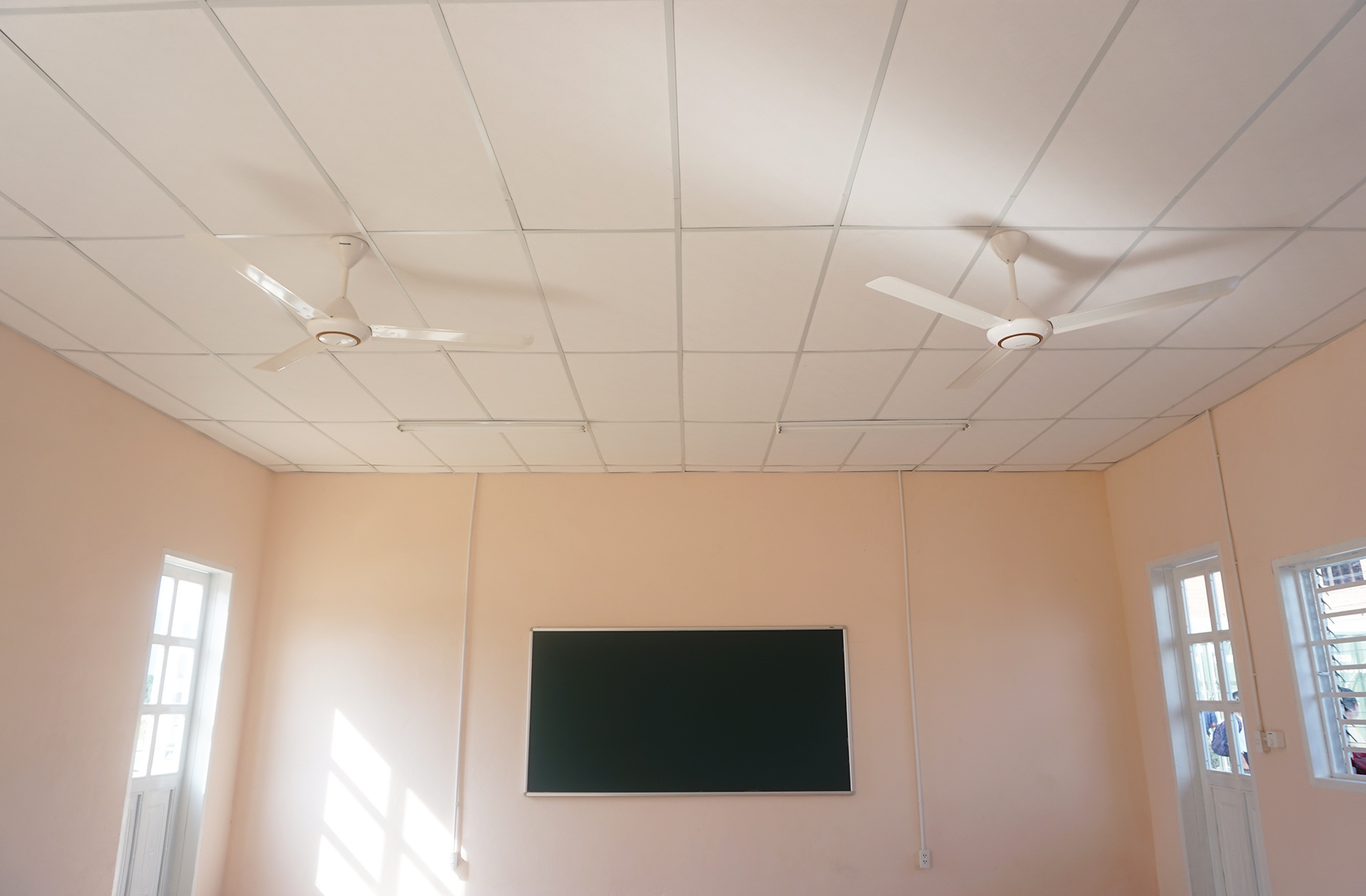 Hai quan My Nhat xay truong mam non anh 10