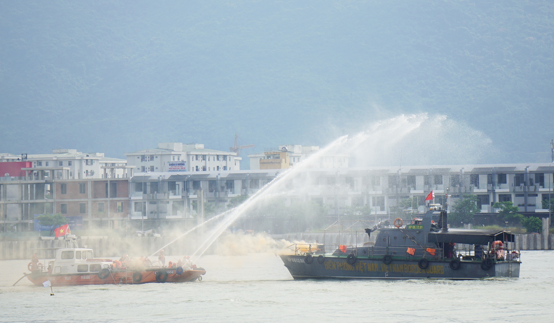 Viet Nam, My dien tap ung pho su co tran dau tren song Han hinh anh