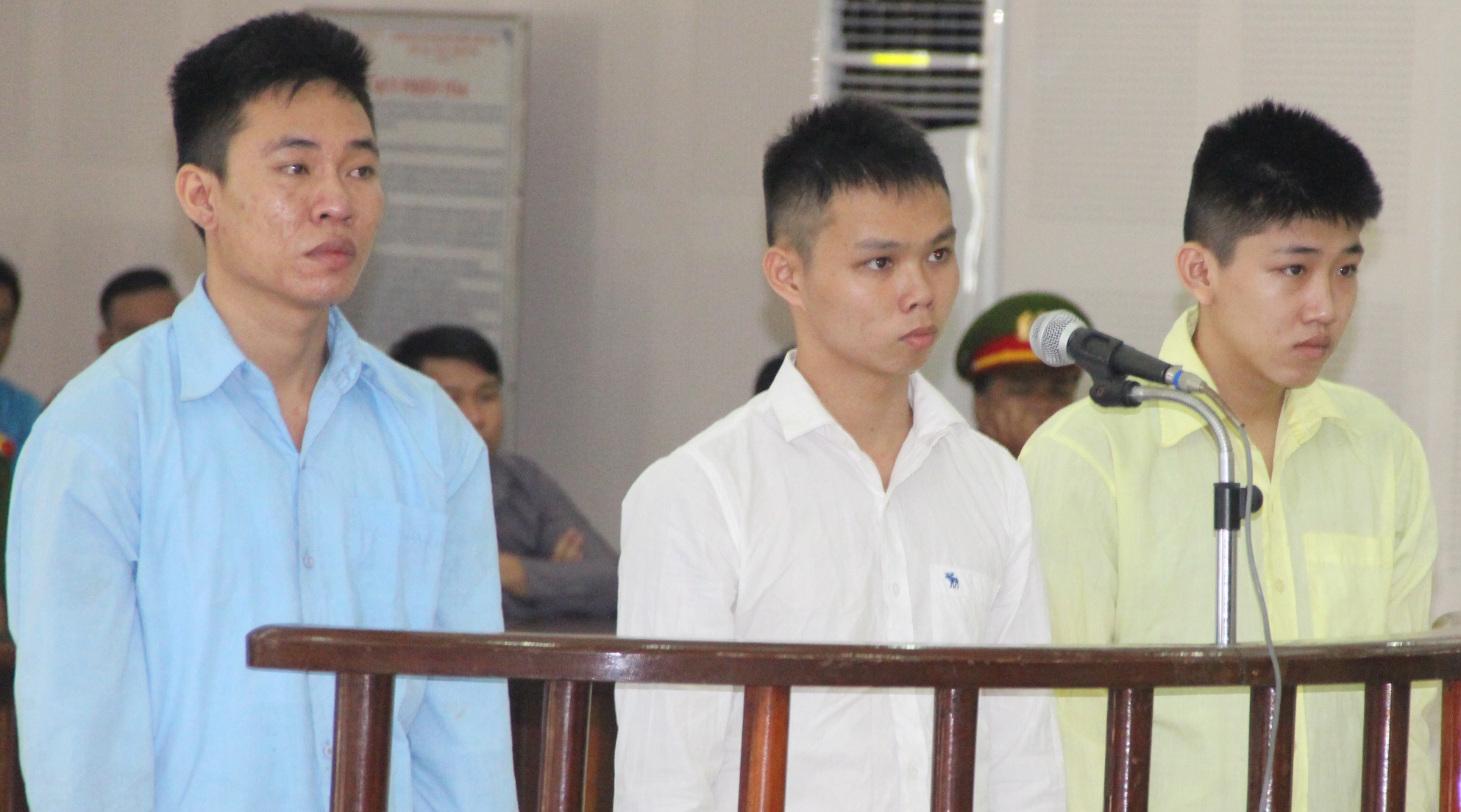 Ba thanh niên đâm chết người lĩnh án ảnh 1 Ba thanh nien dam chet nguoi linh an anh 1